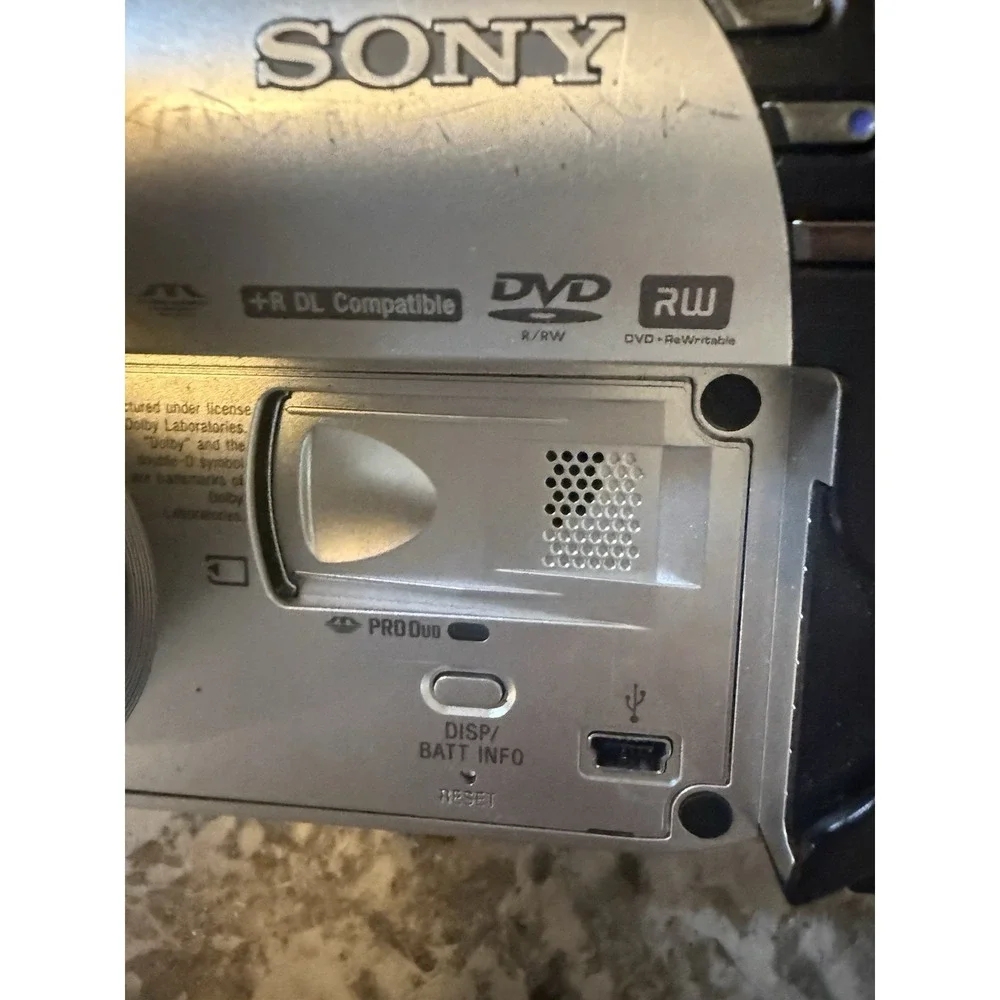 Sony Handycam DCR-DVD108 Camcorder Mini DVD Video Recorder Needs Battery